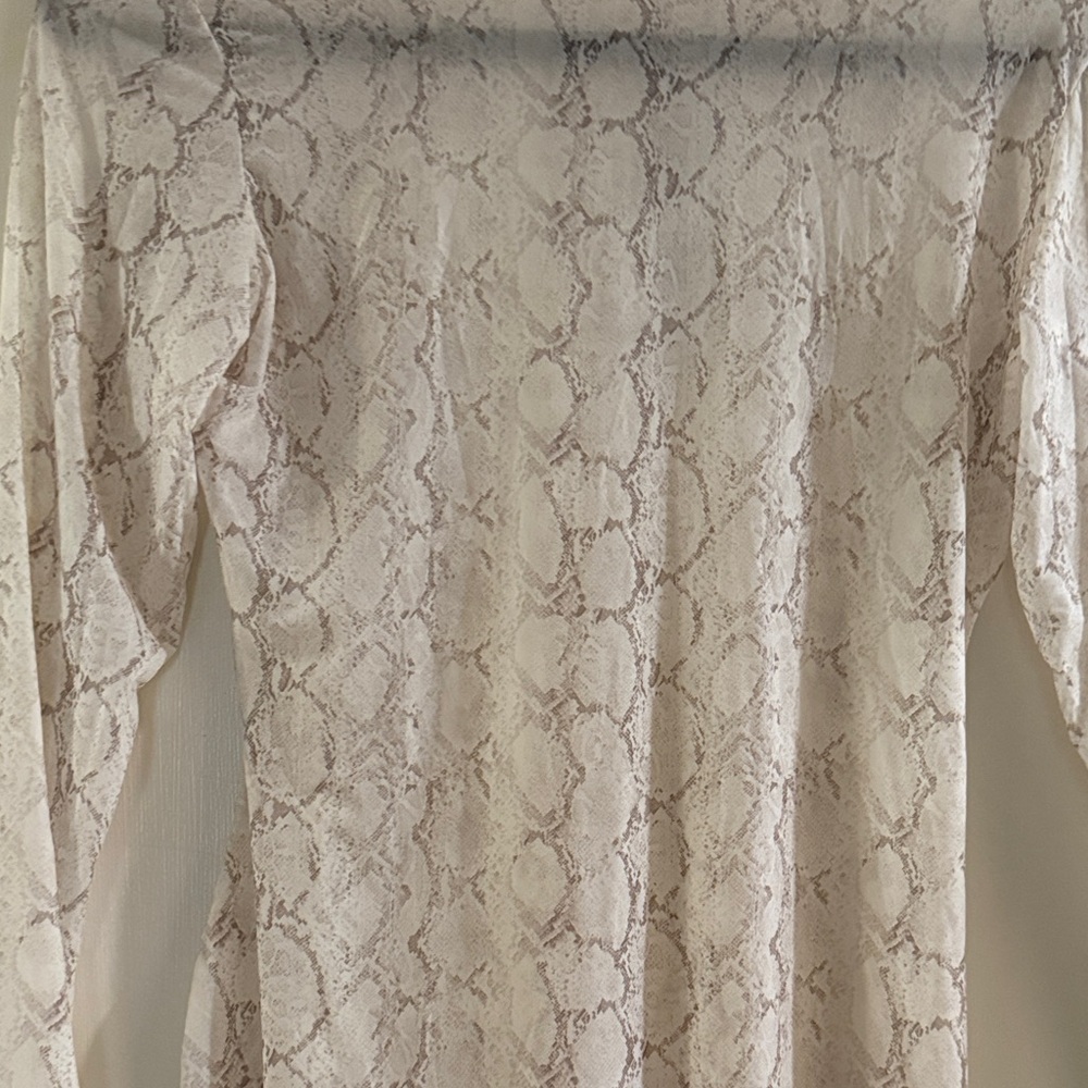 SKIMS Milky Sheer Snake Print Long Sleeve Tunic Top Size M NWT - Picture 2 of 7